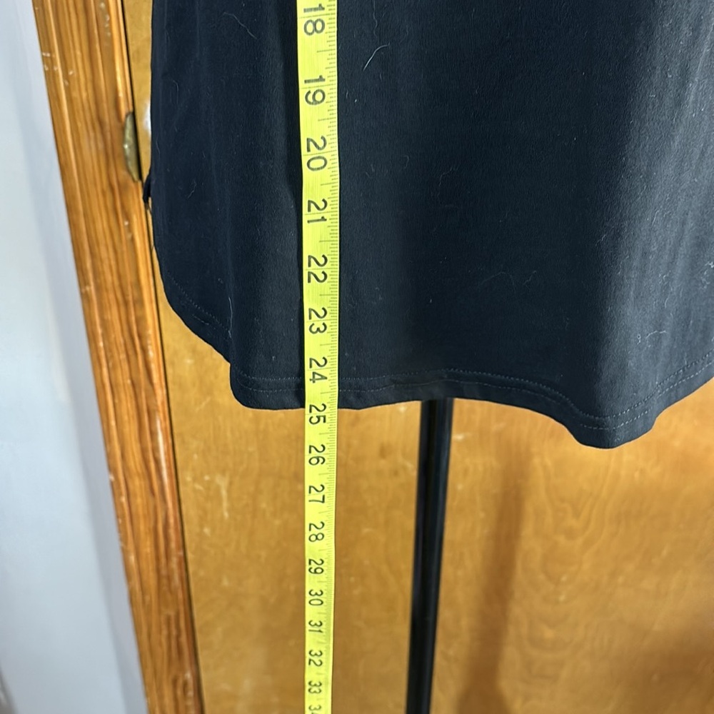 Women’s graphic tee. NWOT. Size small. Black with gold accents. - Picture 4 of 8